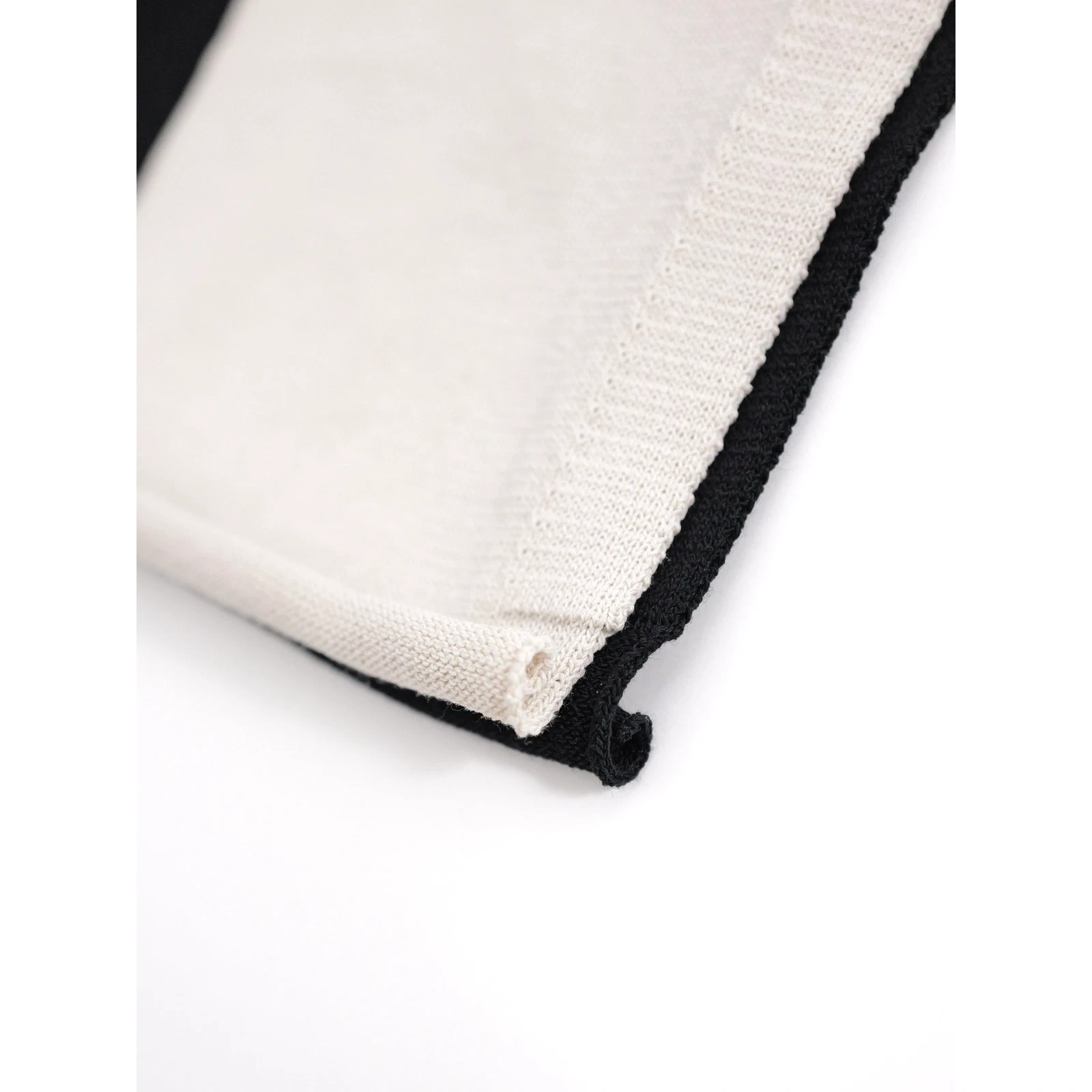 ISSEY MIYAKE Jupe mi-longue Noir vintage, passéist — photo 7